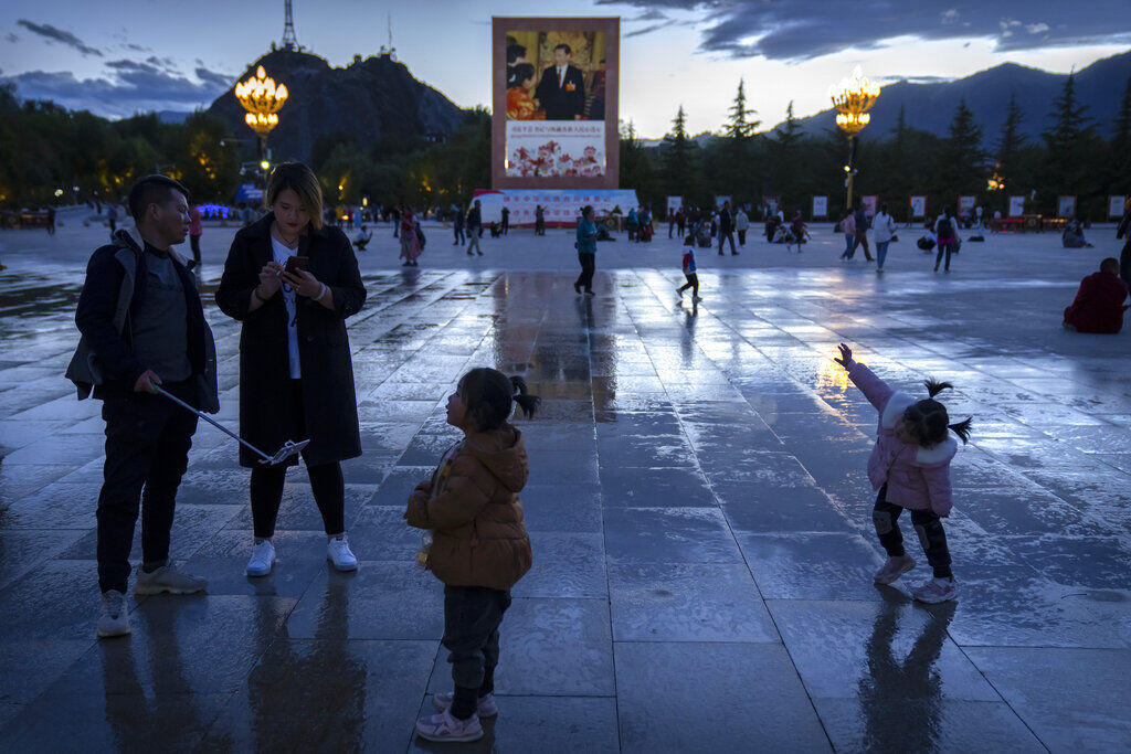 China Tibet Tourism Boom Photo Gallery